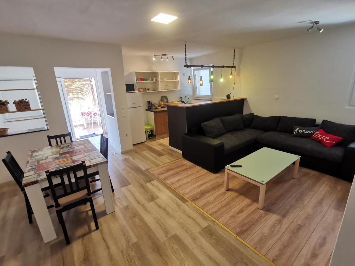 Fa-Ni Apartment Novalja Luaran gambar